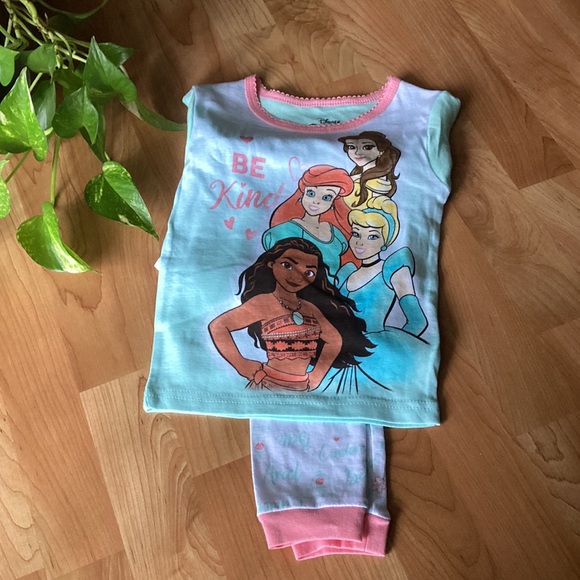 Disney Princess “Be Kind“ Pajamas - Picture 8 of 9